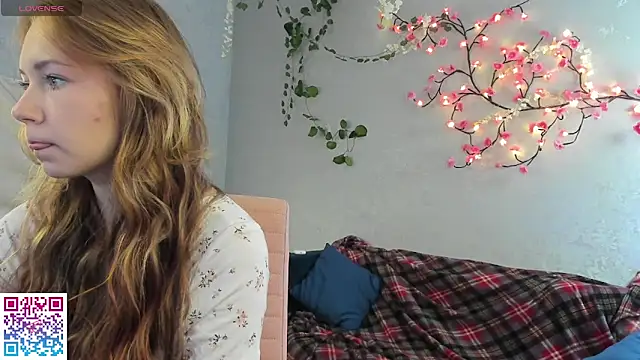 boozekirs  online show from 10/22/25, 03:07