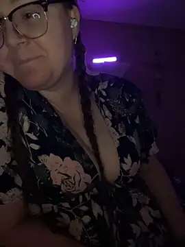 Snapshot of HTXBELLE chatting on 02/25/25, 12:47 HTXBELLE online show from 02/25/25, 12:47