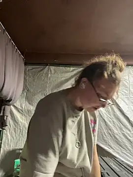 HTXBELLE online show from 12/23/25, 12:52