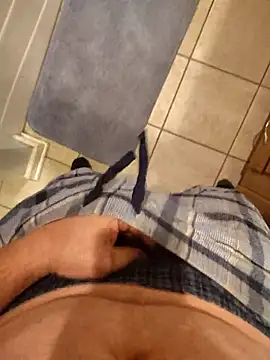 Snapshot of Cummaker69 chatting on 11/28/25, 10:56 Cummaker69 online show from 11/28/25, 10:56