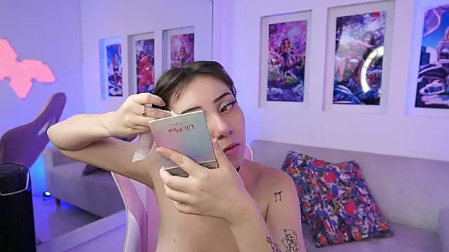 Snapshot of SaharaKramer chatting on 03/19/25, 01:32 SaharaKramer online show from 03/19/25, 01:32