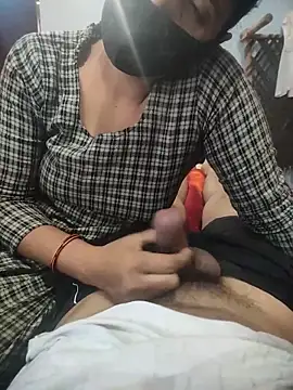 Snapshot of indian_couple4 chatting on 10/29/25, 03:53 indian couple4 online show from 10/29/25, 03:53