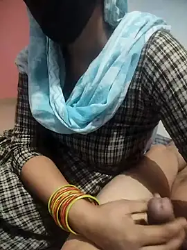 Snapshot of indian_couple4 chatting on 11/05/25, 01:27 indian couple4 online show from 11/05/25, 01:27