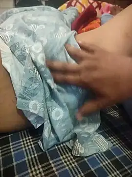 Snapshot of indian_couple4 chatting on 11/08/25, 08:03 indian couple4 online show from 11/08/25, 08:03