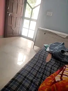 Snapshot of indian_couple4 chatting on 11/12/25, 03:51 indian couple4 online show from 11/12/25, 03:51