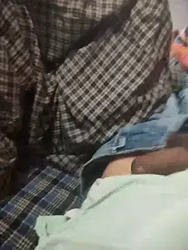 Snapshot of indian_couple4 chatting on 11/25/25, 08:14 indian couple4 online show from 11/25/25, 08:14