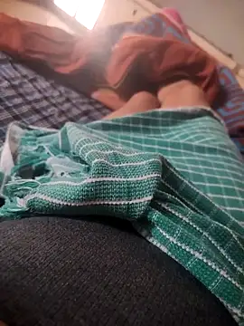 Snapshot of indian_couple4 chatting on 11/27/25, 07:10 indian couple4 online show from 11/27/25, 07:10