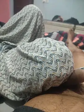 Snapshot of indian_couple4 chatting on 12/14/25, 04:34 indian couple4 online show from 12/14/25, 04:34