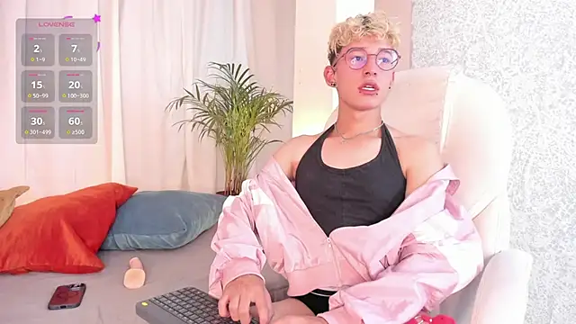 iiangel  online show from 02/21/25, 03:34