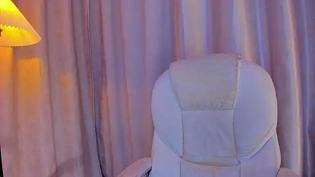 iiangel  online show from 11/28/25, 03:31