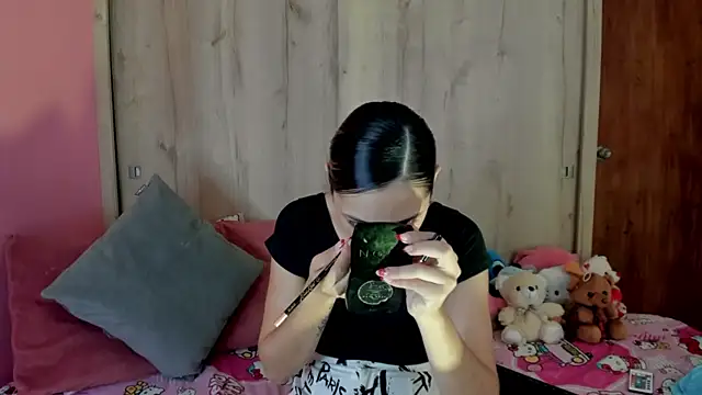 Snapshot of TANIA_06 chatting on 06/21/26, 02:41 TANIA 06 online show from 06/21/26, 02:41