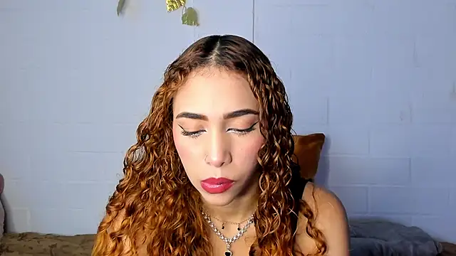 LiaHansson online show from 11/10/25, 05:34