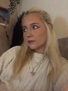 Snapshot of Blondie_Sofia_Essexbabe chatting on 10/24/25, 11:12 Blondie Sofia Essexbabe online show from 10/24/25, 11:12