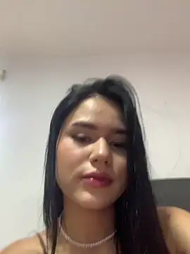 Snapshot of Emily-Carter chatting on 10/31/25, 03:18 Emily-Carter online show from 10/31/25, 03:18