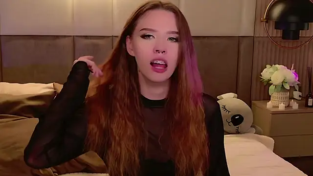 Snapshot of Sierra_Fane chatting on 03/19/25, 02:48 Sierra Fane online show from 03/19/25, 02:48