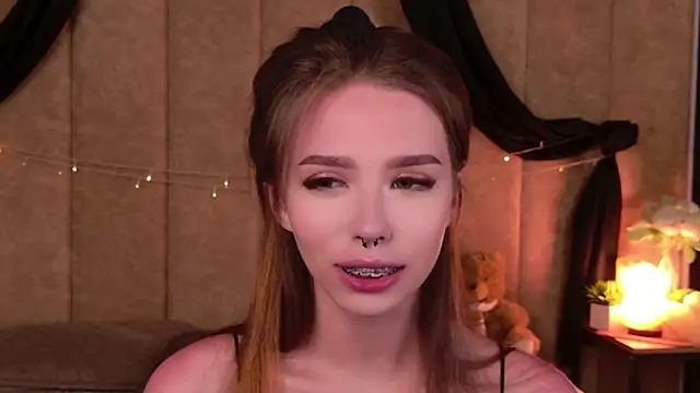 Snapshot of Sierra_Fane chatting on 09/08/25, 08:41 Sierra Fane online show from 09/08/25, 08:41