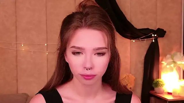 Snapshot of Sierra_Fane chatting on 09/25/25, 05:44 Sierra Fane online show from 09/25/25, 05:44