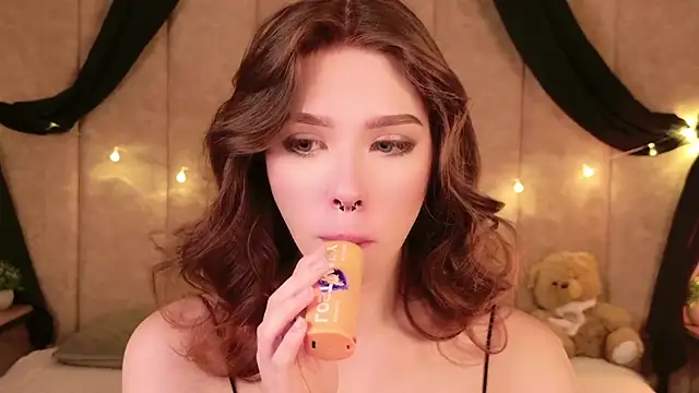 Snapshot of Sierra_Fane chatting on 10/02/25, 05:58 Sierra Fane online show from 10/02/25, 05:58