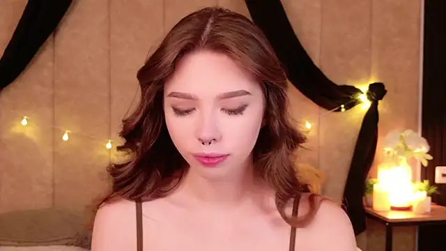 Snapshot of Sierra_Fane chatting on 10/11/25, 05:50 Sierra Fane online show from 10/11/25, 05:50