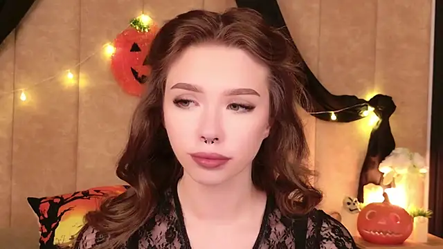 Snapshot of Sierra_Fane chatting on 10/25/25, 05:59 Sierra Fane online show from 10/25/25, 05:59