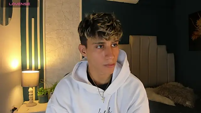 Allex Cano online show from 03/05/25, 03:08