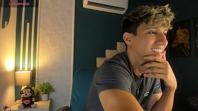 Allex Cano online show from 03/11/25, 03:26