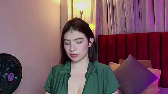 Zamira Taylor online show from 03/18/26, 01:42