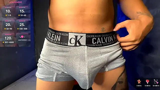 Snapshot of jeffvalemtino chatting on 10/02/25, 11:01 jeffvalemtino online show from 10/02/25, 11:01