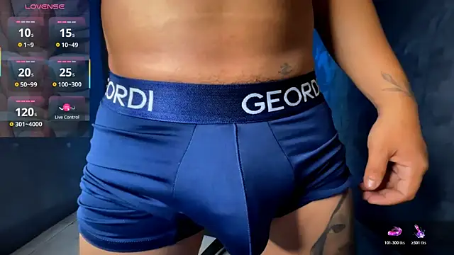 Snapshot of jeffvalemtino chatting on 10/22/25, 11:48 jeffvalemtino online show from 10/22/25, 11:48