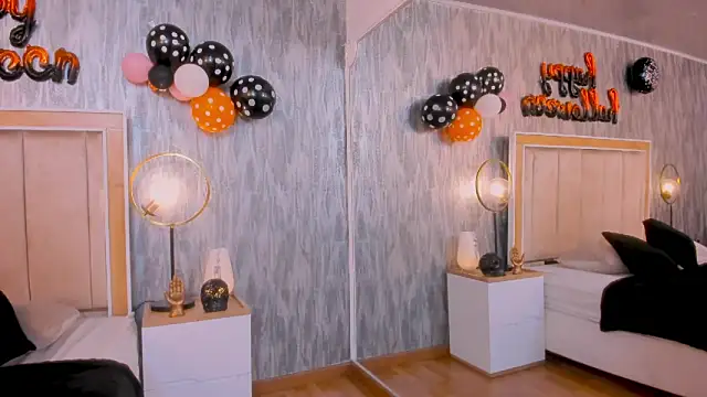 Snapshot of NahomyCarther chatting on 10/31/25, 03:51 NahomyCarther online show from 10/31/25, 03:51