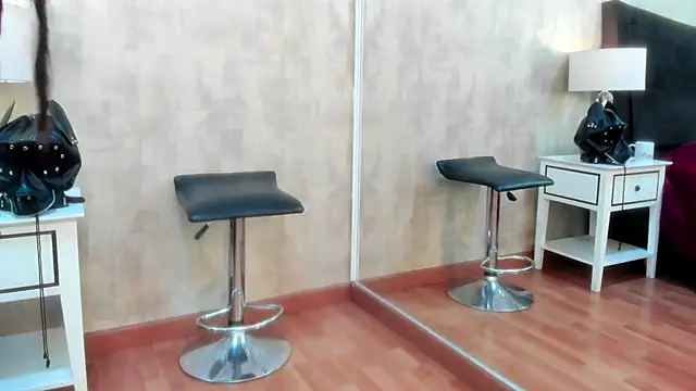 Snapshot of NahomyCarther chatting on 11/14/25, 04:22 NahomyCarther online show from 11/14/25, 04:22