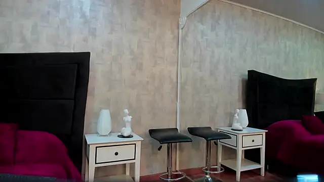 NahomyCarther online show from 04/05/26, 10:40