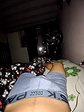 Snapshot of mikytoo chatting on 12/16/25, 07:35 mikytoo online show from 12/16/25, 07:35