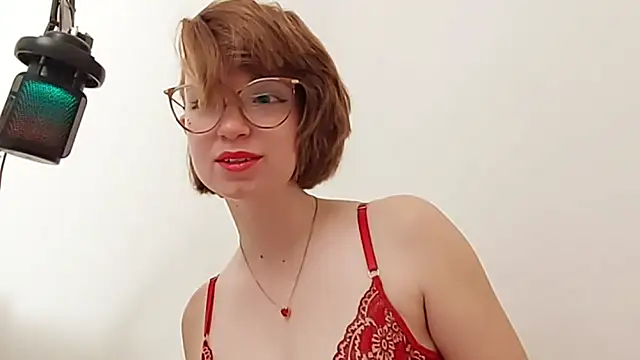 Snapshot of Elise_Nyx chatting on 09/20/25, 01:45 Elise Nyx online show from 09/20/25, 01:45