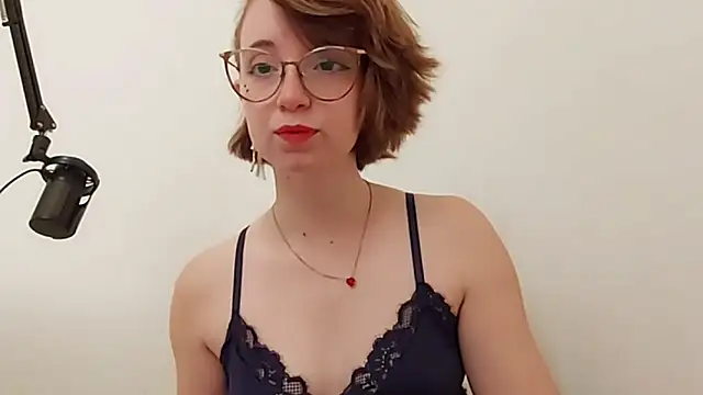 Snapshot of Elise_Nyx chatting on 09/23/25, 01:36 Elise Nyx online show from 09/23/25, 01:36