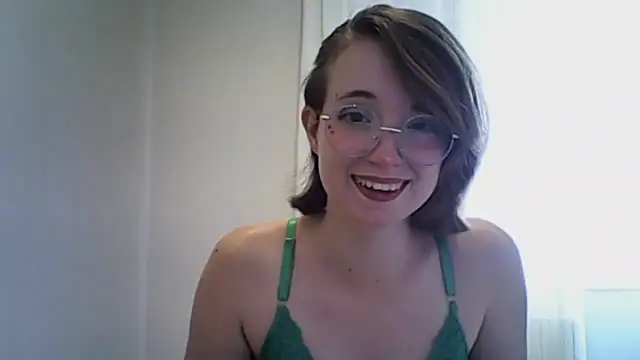 Snapshot of Elise_Nyx chatting on 12/03/25, 02:15 Elise Nyx online show from 12/03/25, 02:15