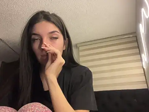 DesireLuxe online show from 03/31/26, 07:09