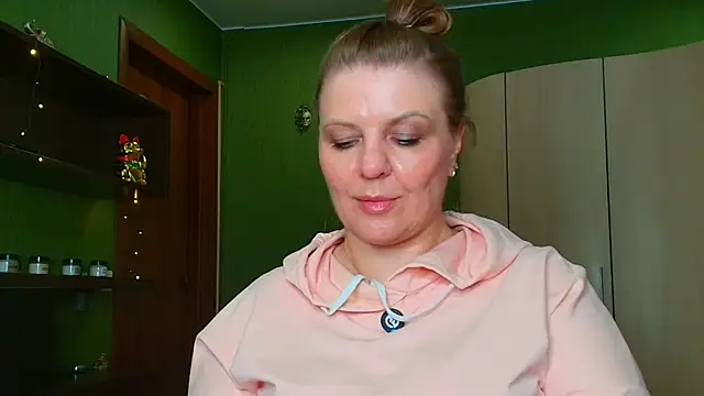 VeronikawGold online show from 05/27/26, 01:57