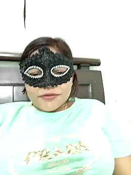 Snapshot of nitiya0100 chatting on 02/24/25, 10:59 nitiya0100 online show from 02/24/25, 10:59