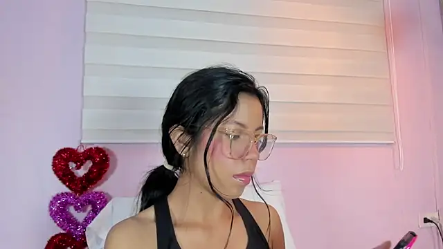 Snapshot of emily_sweett24 chatting on 03/22/25, 12:25 emily sweett24 online show from 03/22/25, 12:25