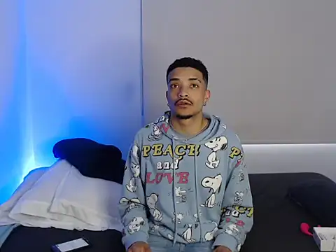 Snapshot of eross_chipre_ chatting on 09/22/25, 09:28 eross chipre online show from 09/22/25, 09:28