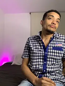 Snapshot of eross_chipre_ chatting on 10/06/25, 12:19 eross chipre online show from 10/06/25, 12:19