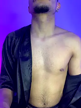 Snapshot of eross_chipre_ chatting on 11/04/25, 12:21 eross chipre online show from 11/04/25, 12:21