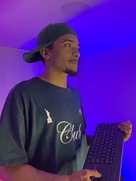 Snapshot of eross_chipre_ chatting on 11/05/25, 12:10 eross chipre online show from 11/05/25, 12:10