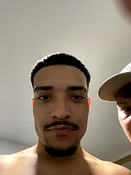 Snapshot of eross_chipre_ chatting on 11/15/25, 07:27 eross chipre online show from 11/15/25, 07:27