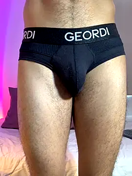 Snapshot of eross_chipre_ chatting on 11/26/25, 06:42 eross chipre online show from 11/26/25, 06:42