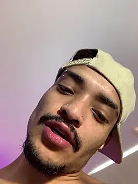 Snapshot of eross_chipre_ chatting on 12/04/25, 07:55 eross chipre online show from 12/04/25, 07:55