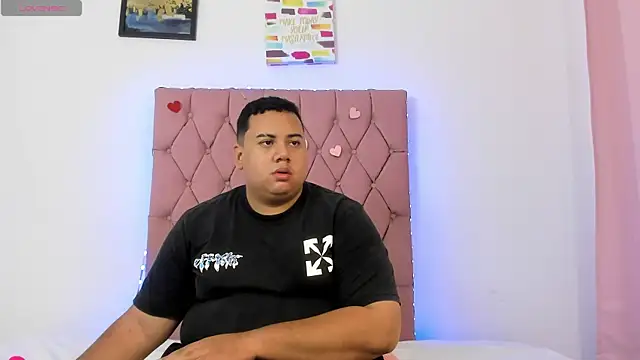 Snapshot of MICHAEL_AND_SHARON chatting on 11/24/25, 04:23 MICHAEL AND SHARON online show from 11/24/25, 04:23