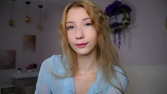 SunnivaCovil online show from 10/26/25, 02:34