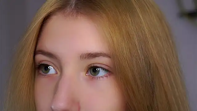 SunnivaCovil online show from 11/11/25, 05:24